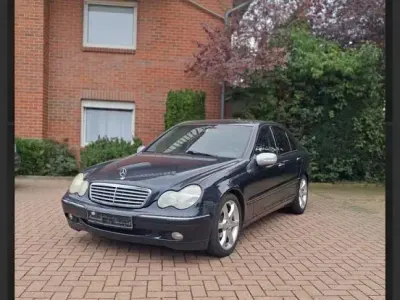 Gebraucht Mercedes C220 Elegance 143 PS (105 kW) 2002 Schwarz Limousine