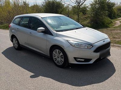 Gebraucht Ford Focus 95 PS (69 kW) 2015 Silber Kombi