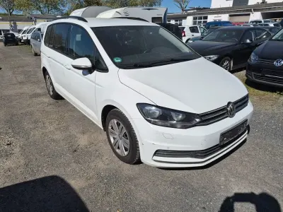 Gebraucht VW Touran Comfortline 116 PS (85 kW) 2016 Weiß Van / Kleinbus