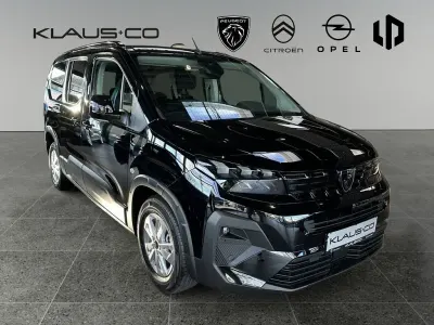 Neu Peugeot Rifter Allure 131 PS (96 kW) 2025 Schwarz Van / Kleinbus