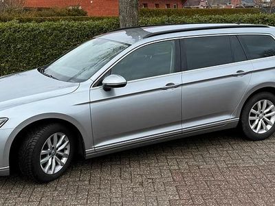 Gebraucht VW Passat 150 PS (110 kW) 2018 Silber Kombi