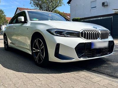 Gebraucht BMW 330e Sport Line 292 PS (214 kW) 2023 Weiß Limousine