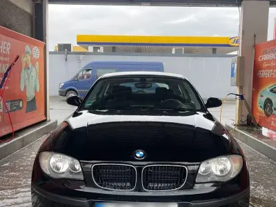 Gebraucht BMW 116 122 PS (89 kW) 2008 Schwarz Kleinwagen