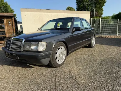 Gebraucht Mercedes 190 136 PS (100 kW) 1988 Schwarz Limousine