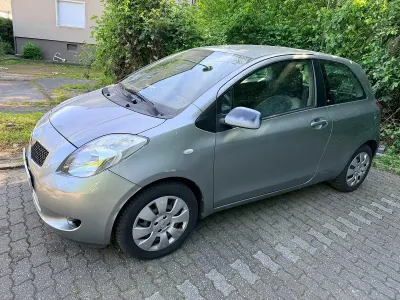 Usata Toyota Yaris 69 CV (50 kW) 2008 Grigio Utilitaria
