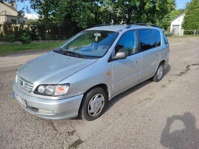 Gebraucht Toyota Picnic 90 PS (66 kW) 1999 Silber Van / Kleinbus