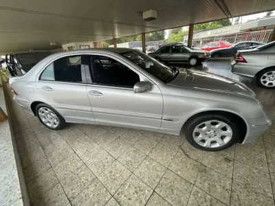Gebraucht Mercedes C180 143 PS (105 kW) 2006 Brillantsilber  metalliclack Limousine