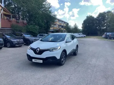 Gebraucht Renault Kadjar Life 131 PS (96 kW) 2016 Gletscherweiss SUV