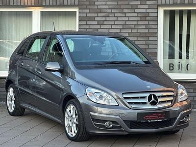 Gebraucht Mercedes B180 109 PS (80 kW) 2011 Grau Van / Kleinbus