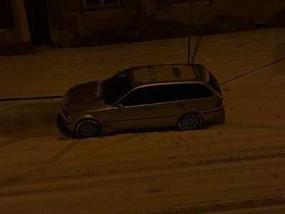 Grau Gebraucht 2004 BMW 320 Kombi | 3.500 € (Etwas zu teuer)