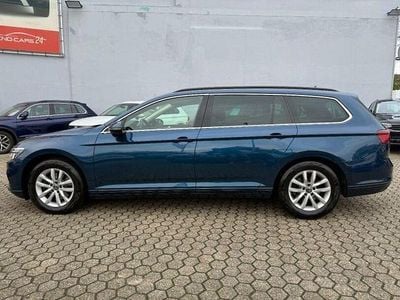 Second-hand VW Passat Business 230 CP (169 kW) 2023 Albastru Break