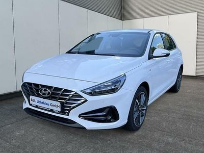 Gebraucht Hyundai i30 Trend 160 PS (117 kW) 2024 Atlas white/weiß Limousine
