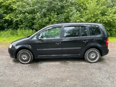 Gebraucht VW Touran 101 PS (74 kW) 2004 Schwarz Van / Kleinbus