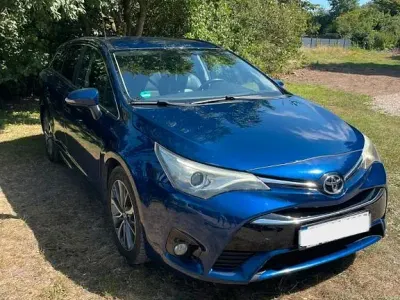 Gebraucht Toyota Avensis Business Edition 143 PS (105 kW) 2015 Blau Limousine