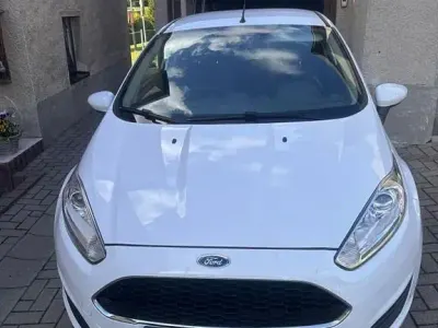 Gebraucht Ford Fiesta Trend 60 PS (44 kW) 2017 Weiß Kleinwagen