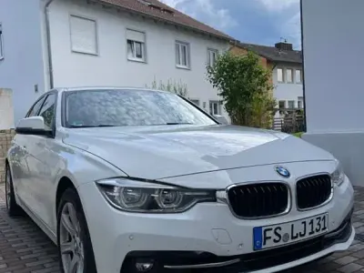 Gebraucht BMW 320 184 PS (135 kW) 2018 Weiß Limousine