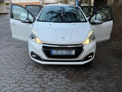 Usata Peugeot 208 Active 99 CV (72 kW) 2016 Bianco Utilitaria
