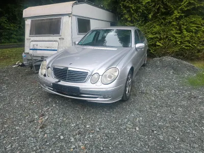 Gebraucht Mercedes E200 163 PS (119 kW) 2005 Silber Limousine
