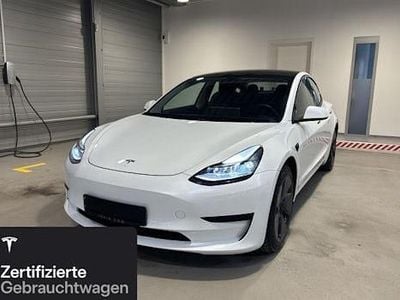 Weiß Gebraucht 2021 Tesla Model 3 Standard Range Limousine | 25.700 € (Fairer Preis)