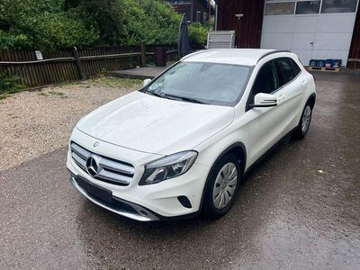 Mercedes GLA220