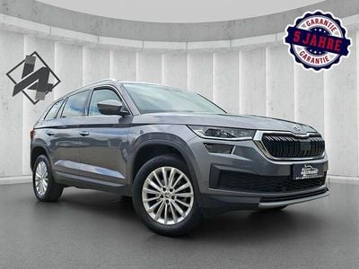 Graphitegrau metallic Gebraucht 2024 Skoda Kodiaq SUV | 34.200 € (Superpreis)