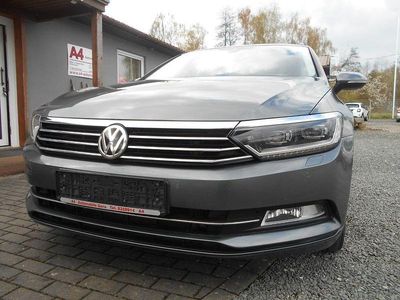 Gebraucht VW Passat 120 PS (88 kW) 2016 Grau Kombi