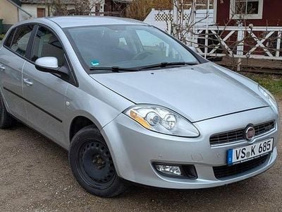 Usado Fiat Bravo 105 HP (77 kW) 2008 Prateado Citadino
