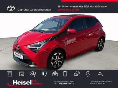 Gebraucht Toyota Aygo Team 72 PS (52 kW) 2021 Vulcanorot Kleinwagen