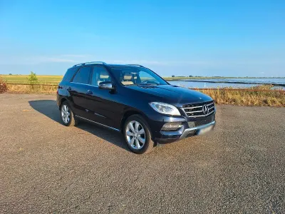 Gebraucht Mercedes ML350 258 PS (189 kW) 2014 Blau SUV
