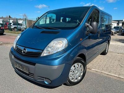 Second-hand Opel Vivaro 114 CP (83 kW) 2011 Albastru Monovolum