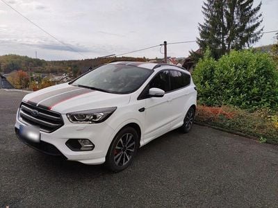 Gebraucht Ford Kuga ST-Line 150 PS (110 kW) 2018 Weiß SUV