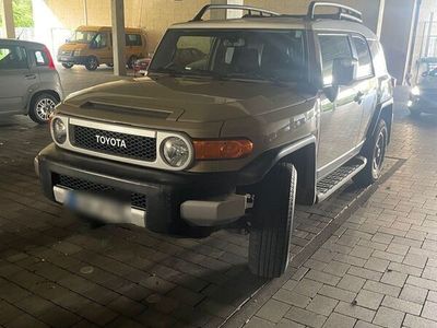 Toyota FJ Cruiser SUV/Geländewagen/Pickup in Schwarz gebraucht in