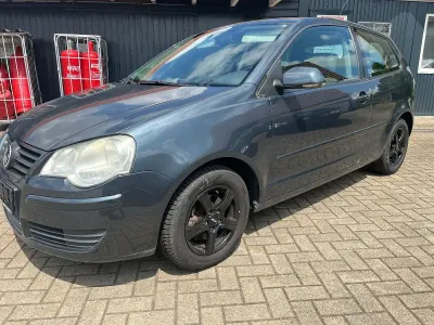 Gebraucht VW Polo 60 PS (44 kW) 2009 Schwarz (metallic) Kleinwagen