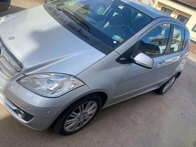 Usata Mercedes A180 109 CV (80 kW) 2011 Argento Utilitaria