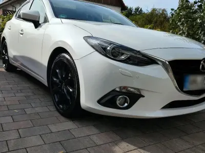 Gebraucht Mazda 3 Sports-Line 120 PS (88 kW) 2015 Weiß Limousine