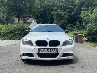 Gebraucht BMW 320 Sport Line 184 PS (135 kW) 2010 Weiß Limousine