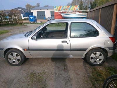 Second-hand Ford Fiesta 60 CP (44 kW) 2002 Argintiu Hatchback
