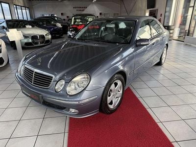 Usata Mercedes E200 163 CV (119 kW) 2004 Blu Berlina