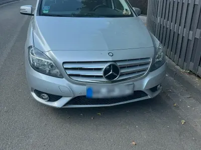 Gebraucht Mercedes B200 156 PS (114 kW) 2012 Silber Kleinwagen