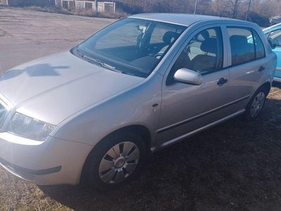 Usata Skoda Fabia Comfort 75 CV (55 kW) 2002 Argento Berlina