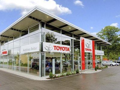 Gebraucht Toyota Corolla 140 PS (102 kW) 2025 Emotional red metallic