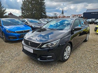 Gebraucht Peugeot 308 SW Active 131 PS (96 kW) 2020 Schwarz Kombi