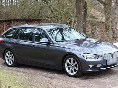Gebraucht BMW 318 Sport Line 143 PS (105 kW) 2013 Grau Kombi