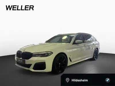Gebraucht BMW 520 M Sport 184 PS (135 kW) 2023 Alpinweiss iii (weiß) Kombi