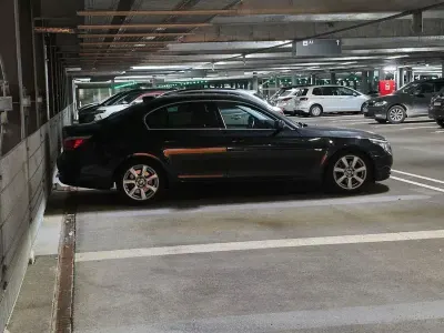 Gebraucht BMW 523 Exclusive 190 PS (139 kW) 2009 Schwarz Limousine