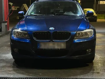 Gebraucht BMW 318 143 PS (105 kW) 2010 Blau Kombi