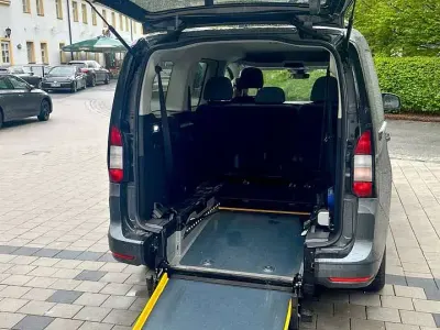 Gebraucht Ford 300 Titanium 116 PS (85 kW) 2024 Grau Kombi