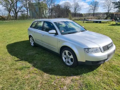 Używany Audi A4 101 KM (74 kW) 2002 Srebrny Kombi