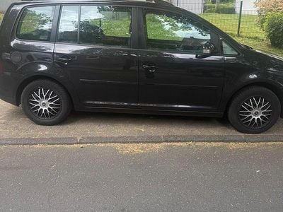 Schwarz Gebraucht 2005 VW Touran Van / Kleinbus | 2.200 € (Fairer Preis)