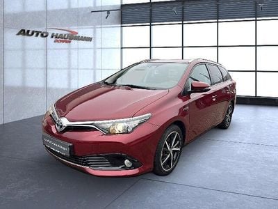 Rot Gebraucht 2017 Toyota Auris Hybrid Edition-S Kombi | 15.950 € (Fairer Preis)